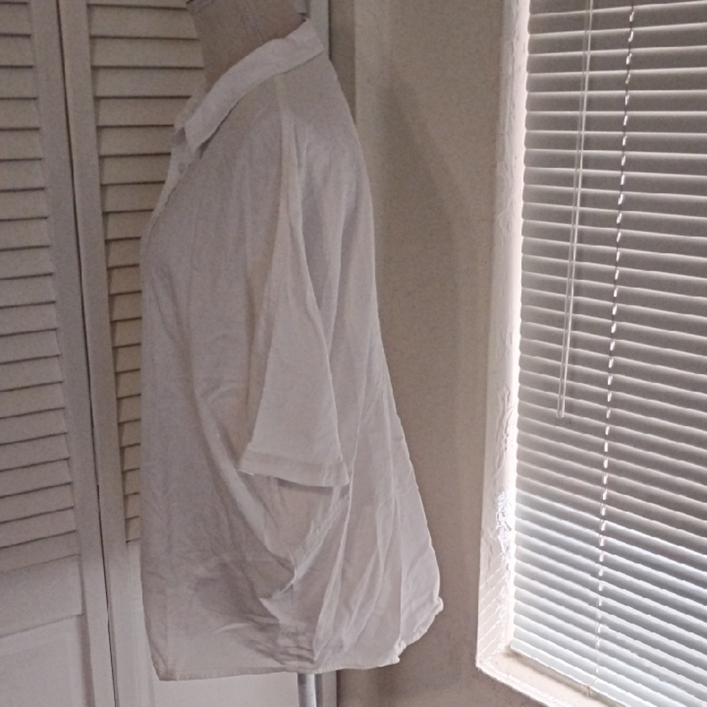 Elegant White Women's Button Down Shirt - Picture 4 of 6